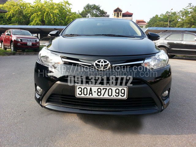 Ở Hà Nội nên thuê xe 4 chỗ Toyota Camry hay Vios?